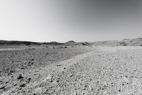 Dramatische Scène Zwart Wit Van Rotsachtige Heuvels Van Negev Woestijn — Stockfoto