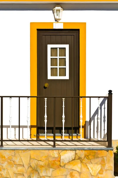 Drzwi Nowoczesnego Domu Portugalskiego Stylizowane Zdjęcie — Zdjęcie stockowe