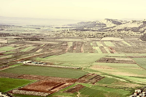 Tabor Dağı 'ndan Arap Şehri' ne ve İsrail 'deki Jezreel Vadisi' ne Hava Görüntüsü, Şekillendirilmiş Fotoğraf