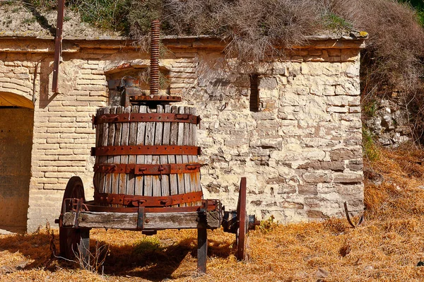 Spanya Bir Tuğla Kulübesine Üzüm Bastırmak Için Kullanılan Vintage Bükme — Stok fotoğraf