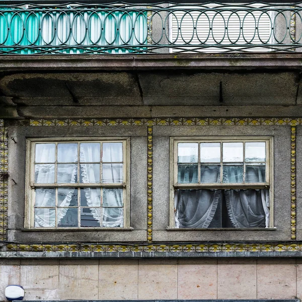 Traditional Portuguese Facade Sometimes Decorated Ceramic Tiles Azulejo Historical Centre — Stock Photo, Image