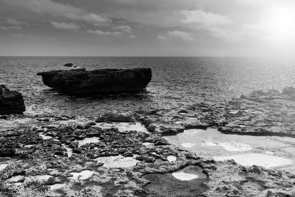 Gozo Uma Pequena Ilha Arquipélago Maltês Mar Mediterrâneo Litoral Acidentado — Fotografia de Stock