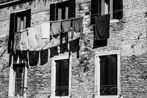 Italienische Kultur Auf Venezianischen Fassaden Schwarz Weiß Venedig Ist Reich — Stockfoto