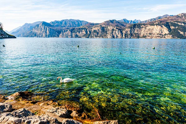Пустынный Берег Озера Гарда Италии Отсутствие Туризма — стоковое фото