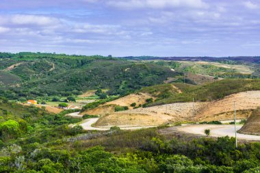 Portekiz Atlantik Okyanusu plajı. Portekiz 'in nefes kesici manzarası ve doğası, Batı Avrupa' da popüler seyahat merkezi.. 
