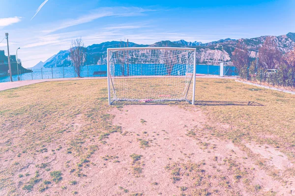 Campo Deportes Abandonados Las Orillas Del Lago Garda Italia Efecto —  Fotos de Stock