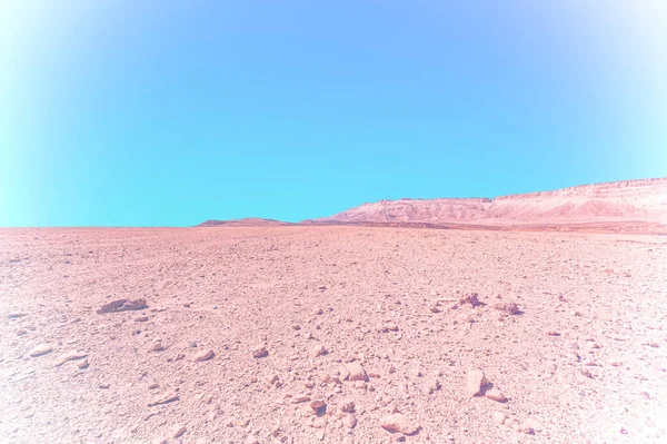 Захватывающий Дух Пейзаж Скальных Образований Пустыне Израиля Выцветшем Цветовом Эффекте — стоковое фото
