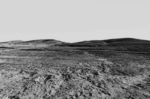 Breathtaking Landscape Rock Formations Israel Desert Black White Lifeless Desolate — Stock Photo, Image