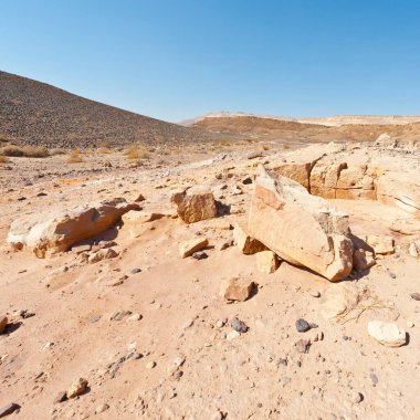 İsrail 'deki Negev Çölü' nün Rocky tepeleri. Ortadoğu 'nun nefes kesici manzarası ve doğası.