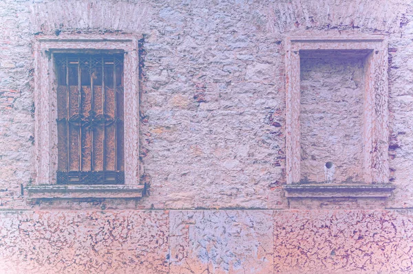 Итальянские Окна Новые Старые Горизонты Красоты Функциональности Производительности Выцветшем Цветовом — стоковое фото