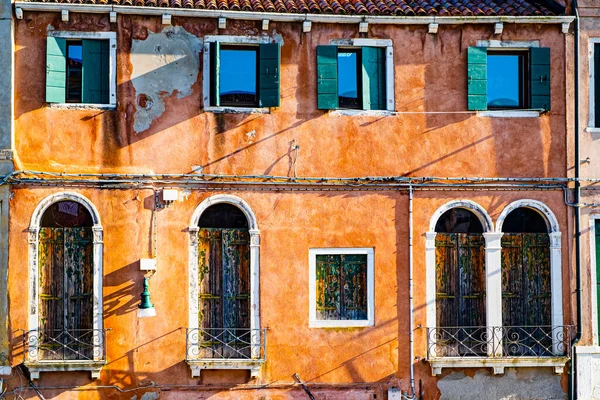 Cultura Italiana Sulle Facciate Veneziane Venezia Ricca Povera Ben Curata — Foto Stock