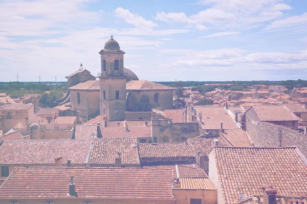 Заброшенные Черепичные Крыши Франции Выцветшем Цветовом Эффекте Оптимистичный Вид Сонный — стоковое фото