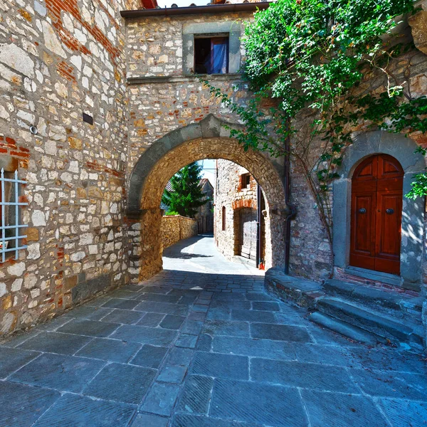 Narrow Passage Old Houses Italy Street Archway Medieval Italian Town — Stock Photo, Image
