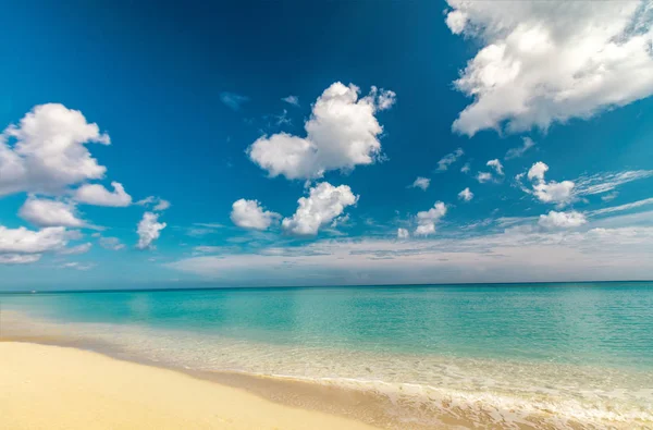 Perfekt Sandstrand Transparent Lugna Tropiska Havet — Stockfoto