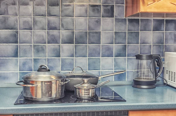 Empty Pan Stove Stands Table Closeup Modern Kitchenware — Stock Photo, Image