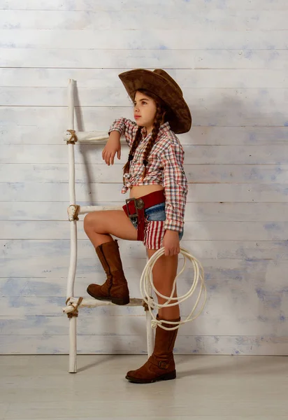 Piccolo cowboy ragazza — Foto Stock