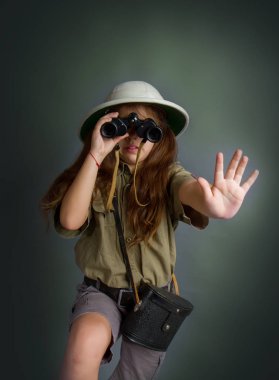 tropikal üniforma kız