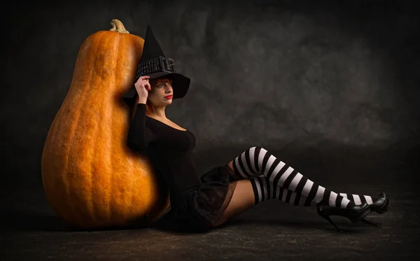 Bruxa sexy de Halloween — Fotografia de Stock