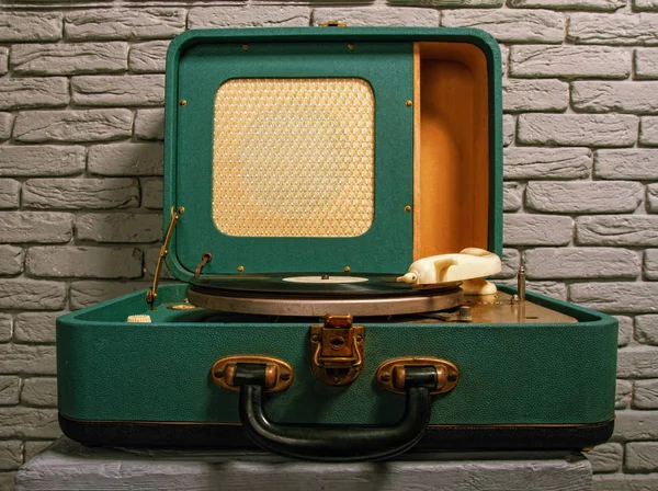 Old green gramophone — Stock Photo, Image