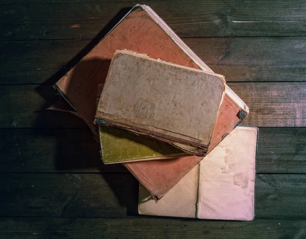 Vecchio libro in legno — Foto Stock