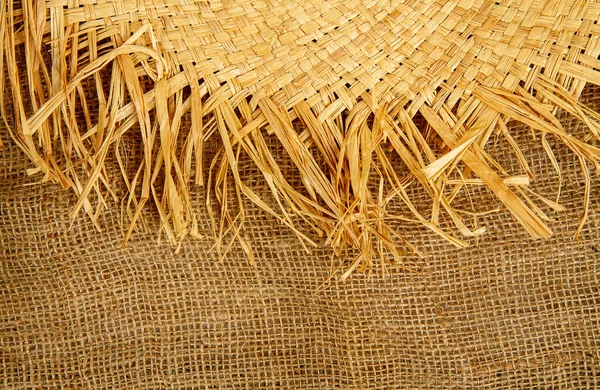 Palha Chapéu Áspero Burlap Fundo Closeup Com Lugar Para Texto — Fotografia de Stock