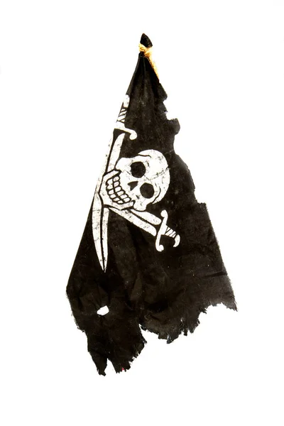 Σκισμένη Και Άθλια Μαύρη Πειρατική Σημαία Jolly Roger Απομονωμένη Λευκό — Φωτογραφία Αρχείου