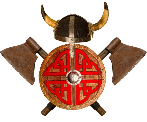 Hachas Batalla Oxidadas Cruzadas Escudo Madera Casco Vikingo Con Cuernos — Foto de Stock