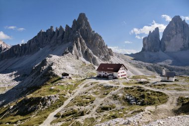 İtalya, Dolomites - 22 Eylül 2014 - Dolomites dağlarda sığınma