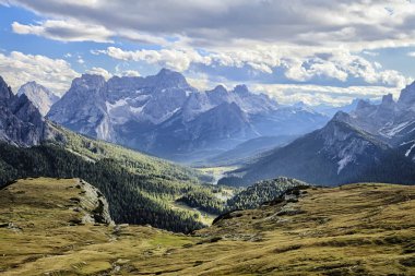 Dolomites dağ manzarası
