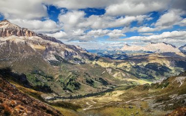 Dolomites dağ manzarası