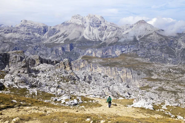 Trekking en Dolomitas, Italia — Foto de Stock