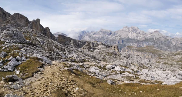 Dolomitas montanhas paisagem — Fotografia de Stock