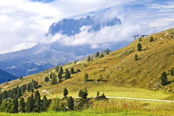 Montanha Sassolungo em Dolomitas — Fotografia de Stock