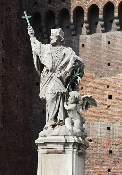 Staty av Johannes av Nepomuk i Sforza-slottet — Stockfoto