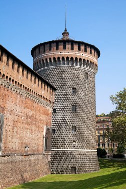 Sforza Kalesi kule, Milan