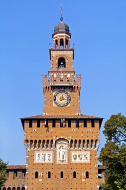 Sforza Kalesi kule, Milan