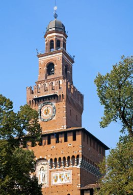 Sforza Kalesi kule, Milan