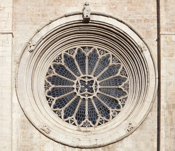 Rose window of Trento cathedral — Stock Photo, Image