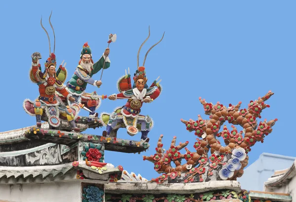 Krijgers op het dak van een tempel — Stockfoto