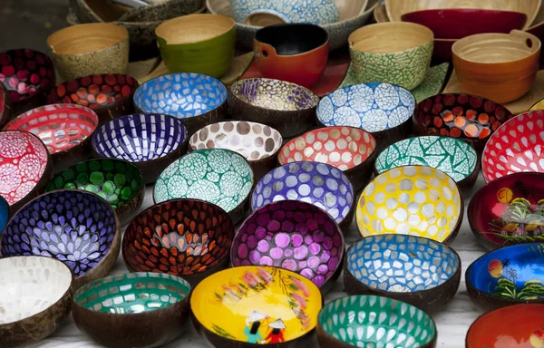 Decorative Vietnamese coconut bowls