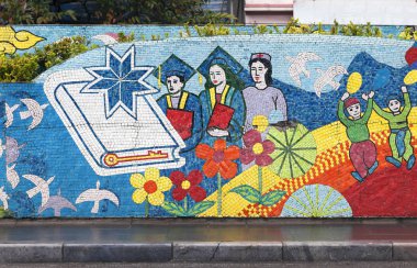 Hanoi, Hanoi, Vietnam - 12 Ocak 2015 - seramik mozaik duvar resmi