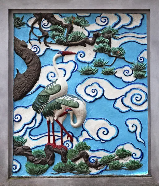 越南河内----2015年1月12日-河内 ngoc son 寺庙入口的陶瓷装饰 — 图库照片