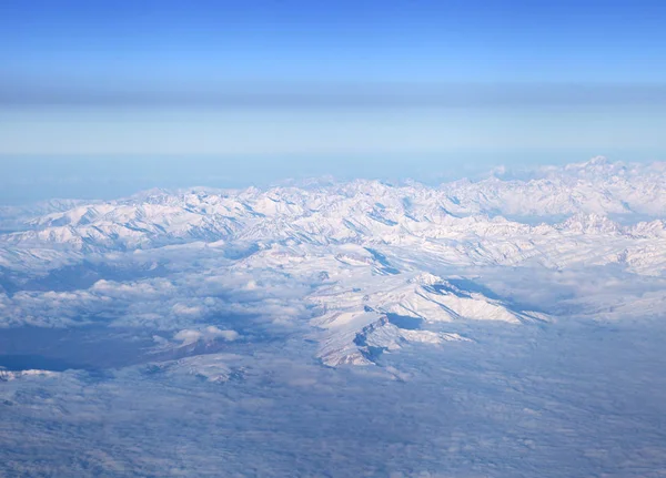 Dağlar, uçaktan manzara — Stok fotoğraf