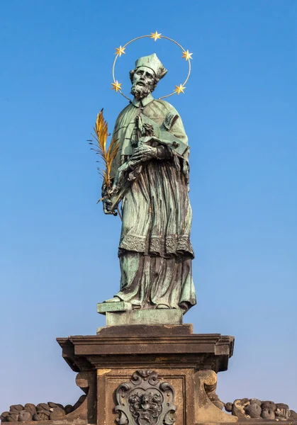 Statue of John of Nepomuk on the Charles bridge in Prague — Stock Photo, Image