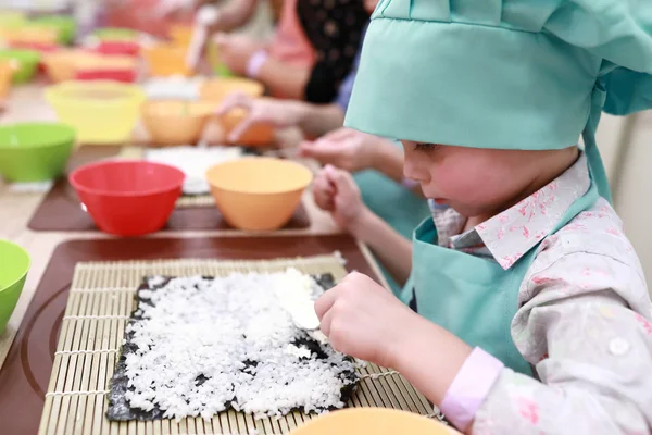 Bambino Sta Facendo Sushi Lezione Cucina — Foto Stock