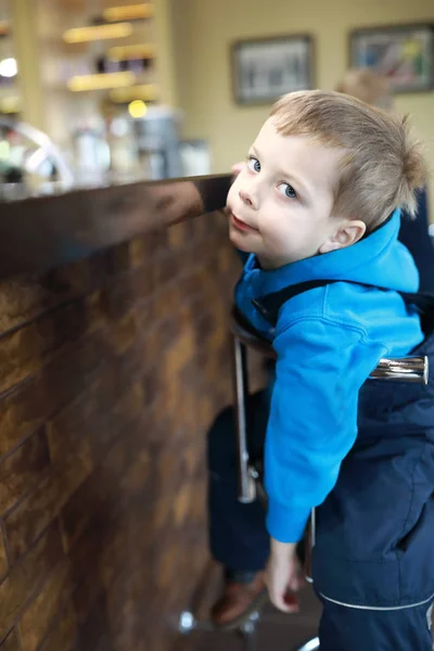 Portret Van Kind Balk Restaurant — Stockfoto