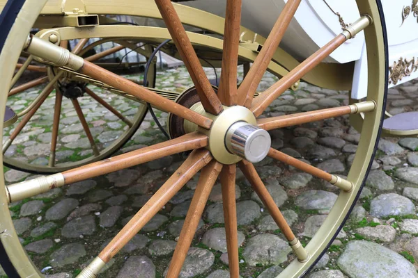 Detalhes Roda Transporte Madeira Vintage Pavimento — Fotografia de Stock