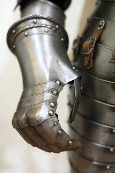 Détails Armure Chevalier Médiéval Sur Fond Mur — Photo