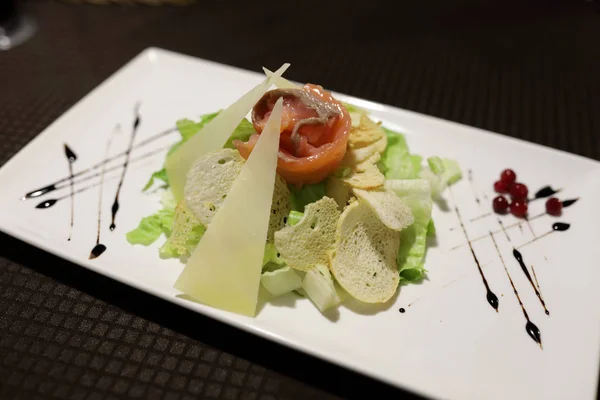 Plate Caesar Salad Restaurant — Stock Photo, Image