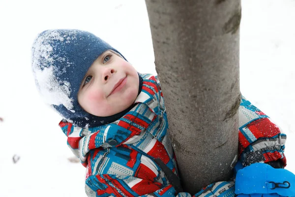 Boy Hugging Tree Trunk Winter Park — Stock Photo, Image